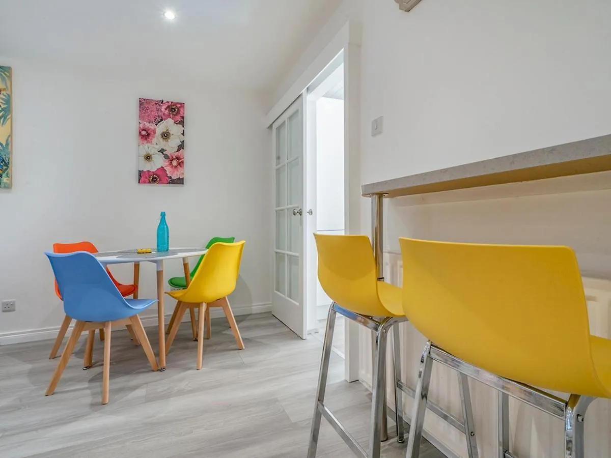 Pass The Keys - Bright & Airy 2Br 2Bath Apt In Perfect Location 벨파스트 0*,